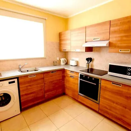 Apartment Dixie, 2 Bedroom Apartment By The Beach