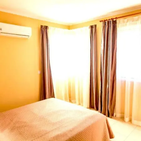 Appartamento Apartment Dixie, 2 Bedroom Apartment By The Beach *