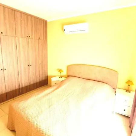 شقة Apartment Dixie, 2 Bedroom Apartment By The Beach لارنكا